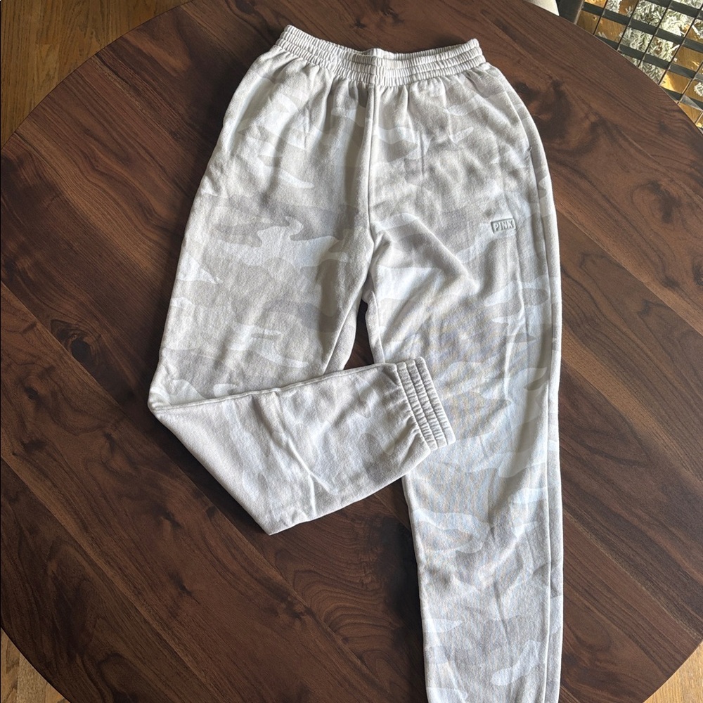 PINK Victoria's Secret Women’s Camo Joggers - Grey/White